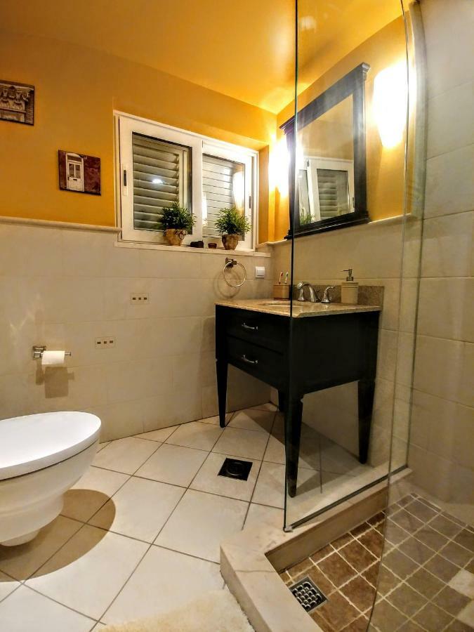 Apartment Beautiful 2 Bedroom 2 Bathroom Sea View, Free Parking *