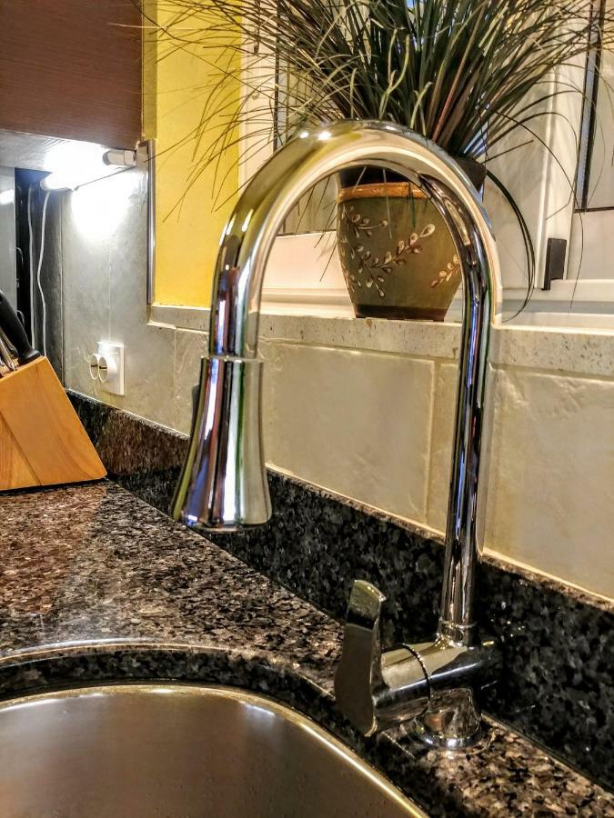 Beautiful 2 Bedroom 2 Bathroom Sea View, Free Parking Apartmán *