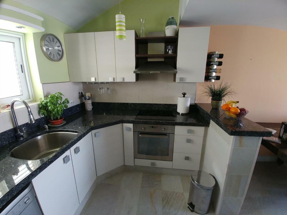 Apartment Beautiful 2 Bedroom 2 Bathroom Sea View, Free Parking *