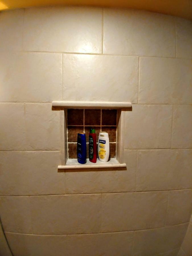 Beautiful 2 Bedroom 2 Bathroom Sea View, Free Parking *