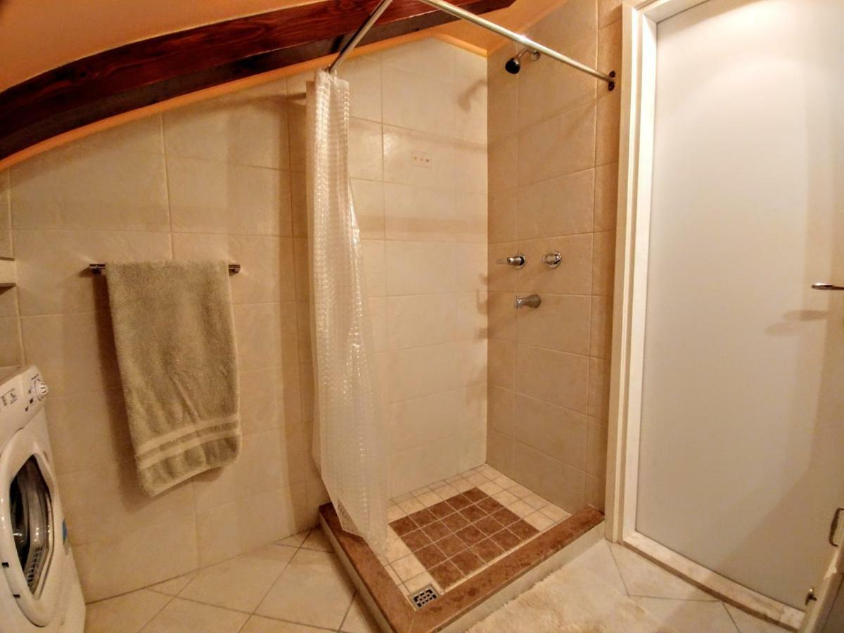 Beautiful 2 Bedroom 2 Bathroom Sea View, Free Parking